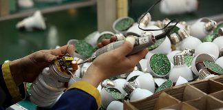 سالانه 60میلیون شعله لامپ وارد می شود