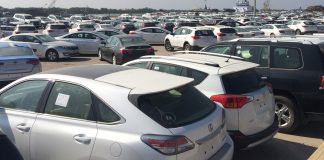 دلالان از بازار آشفته خودرو ۷۰۰۰.۰۰۰.۰۰۰.۰۰۰ تومان سود بردند