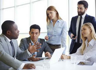 عادتهای اشتباه مدیران در گوش دادن