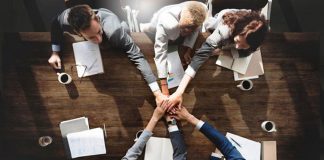 چگونه اعتماد کارمندان را جلب کنیم