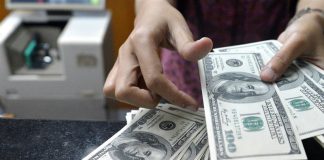 دلار به مرز ۱۰ هزار تومان نزدیک شد