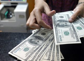 دلار در بالاترین قیمت پاییزی ایستاد/ یورو ۱۳.۹۵۰ تومان