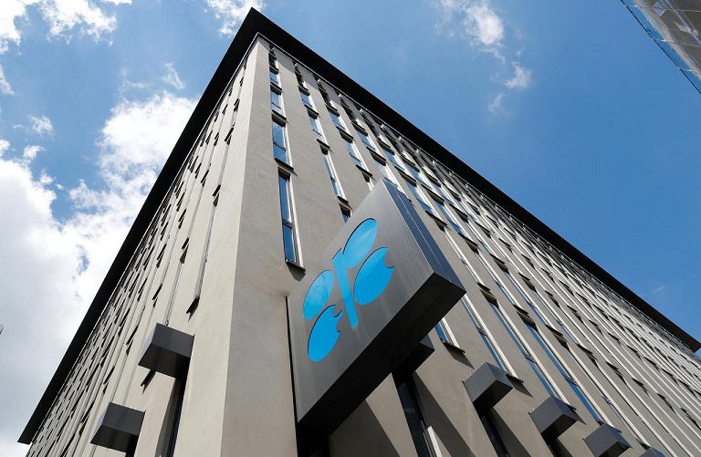 اوپک و متحدانش توافق کردند میزان تولید نفت را کاهش دهند
