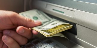 دلار از مرز حمایتی فاصله گرفت/ یورو ۱۴.۲۰۰ تومان