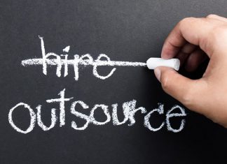 چه کارهایی را به تیمهای خارج از شرکت محول کنیم؟