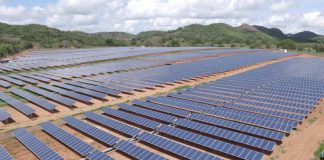 جهان در انرژیهای پاک کمتر سرمایهگذاری میکند