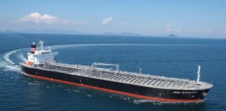 20 میلیون بشکه نفت در روز از تنگه هرمز عبور میکند کشتی نفتکش