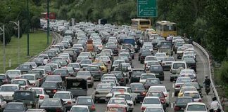 61 درصد بنزین توسط خودروهای سواری مصرف می شود خودروهای شخصی بخش عمده بنزین را مصرف می کنند