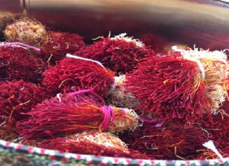 آشنایی با انواع زعفران، خاصیت و روش نگهداری آن آشنایی با انواع زعفران، خاصیت و روش نگهداری آن