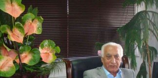 منوچهر سلطانی حسینی، کارآفرین برندهای شوینده و بهداشتی منوچهر سلطانی حسینی بنیانگذار و مالک شرکت صنایع شوینده و بهداشتی آوندفر