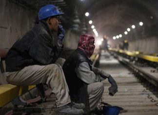 چالشهای اقتصادی ایران:فقر، نابرابری و بیکاری اقتصاد ایران تونل مترو