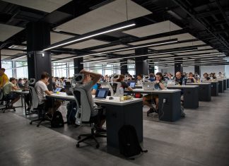 کسب وکار پس از کرونا: بازگشت به محل کار یا ادامه دورکاری؟ کسب وکار