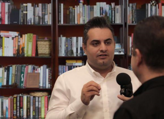 من با ۲۰۰۰ لیر شروع کردم و حالا بزرگ ترین دفتر مهاجرتی در ترکیه را دارم من با ۲۰۰۰ لیر شروع کردم و حالا بزرگ ترین دفتر مهاجرتی در ترکیه را دارم