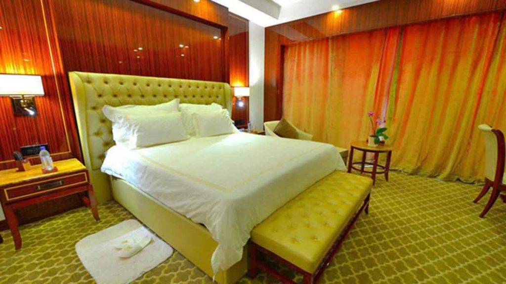 هتل شایان کیش امروزه یکی از لوکس‌ترین هتل‌ها در جزیره زیبای کیش و پذیرای بسیاری از میهمانان جزیره است.