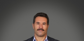 مدال نقره مسابقات کاتوویتس لهستان 2022 در دستان سید علی اصغریان مدال نقره مسابقات کاتوویتس لهستان 2022 در دستان سید علی اصغریان