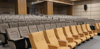 ویژگی یک صندلی آمفی تئاتر استاندارد ویژگی یک صندلی آمفی تئاتر استاندارد