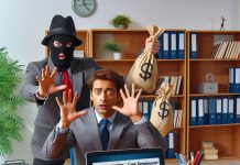 مچگیری کارمندان با CRMدژخیم یا فرشته نجات؟ مچگیری کارمندان با CRMدژخیم یا فرشته نجات؟