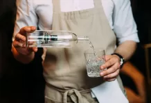 RusseQuelle: آب معدنی لوکس روسی از دل طبیعت RusseQuelle: آب معدنی لوکس روسی از دل طبیعت