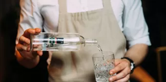 RusseQuelle: آب معدنی لوکس روسی از دل طبیعت RusseQuelle: آب معدنی لوکس روسی از دل طبیعت